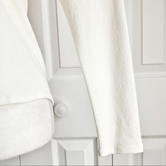 NWT Francesca's Jun & Ivy Ivory V-Neck Tie Front Top - Picture 11 of 16